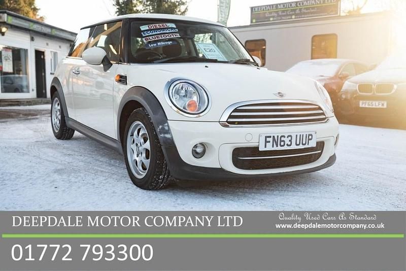 White Used 2013 Mini Cooper D Hatch Hatchback | £5,790 (Fair price) - Image 1/4