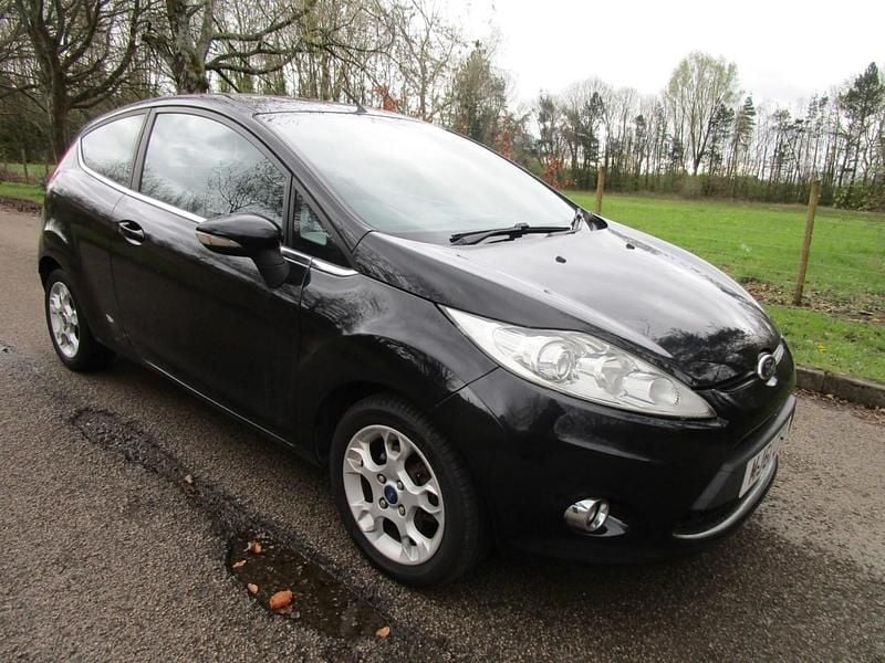 Used Ford Fiesta Zetec 82 HP (60 kW) 2011 Black Hatchback