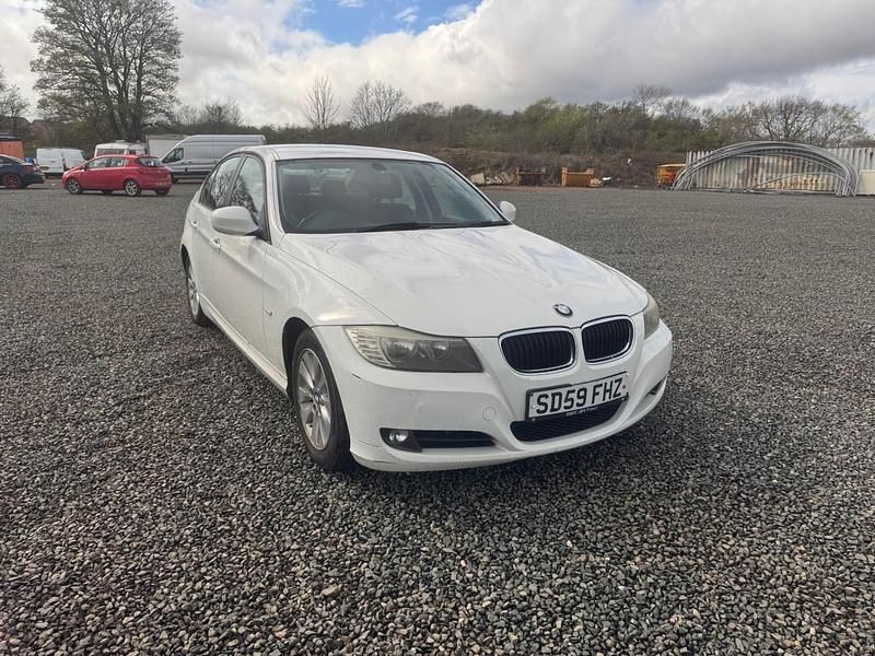 Used BMW 318 2009 White Sedan