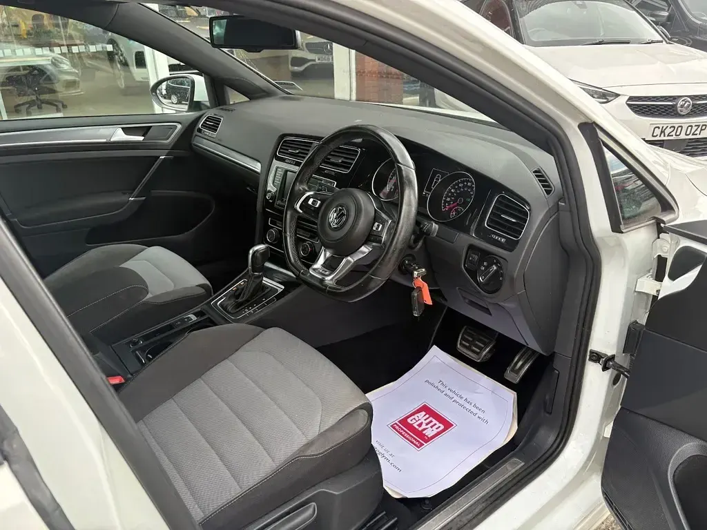 Used VW Golf VII R-line 147 HP (108 kW) 2015 Pure white Hatchback