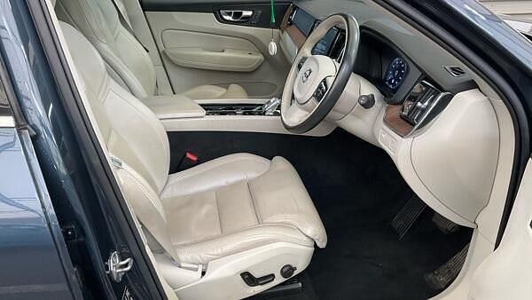 Used Volvo XC60 Inscription 2019 Blue SUV