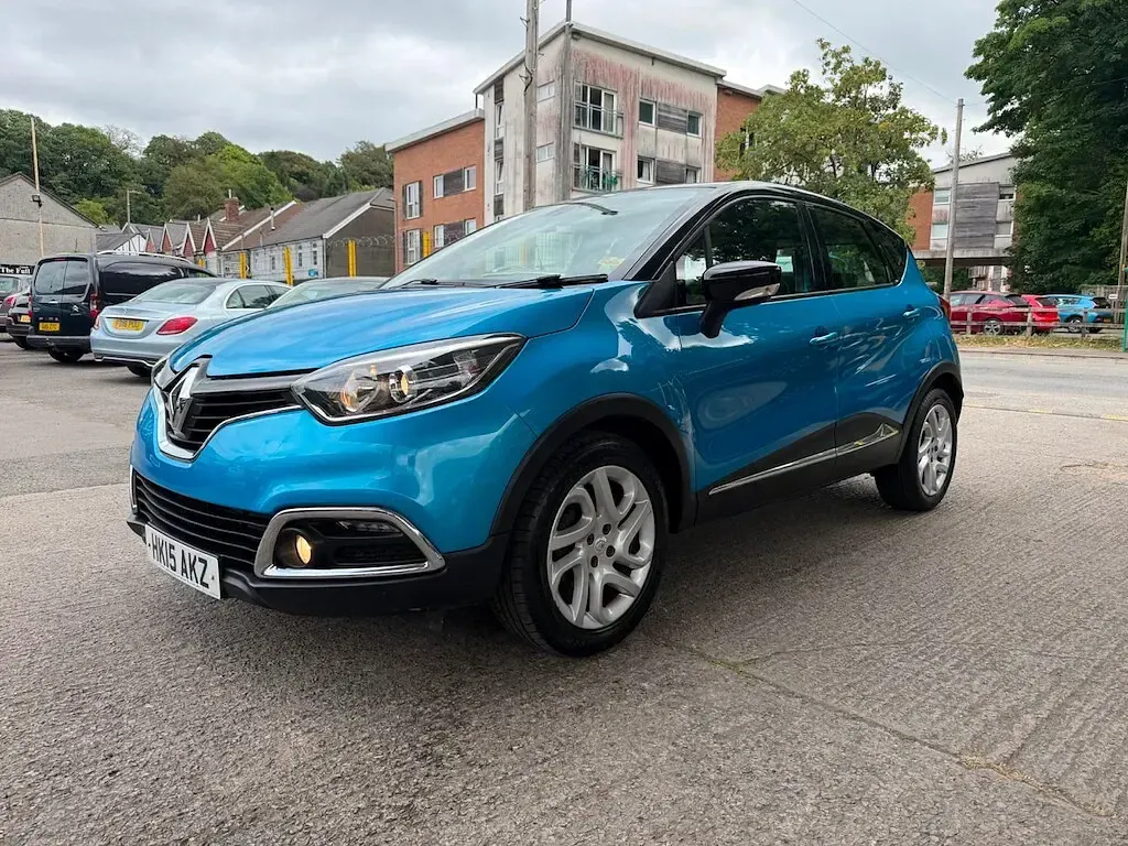 Used Renault Captur Dynamique 90 HP (66 kW) 2015 Blue/black SUV