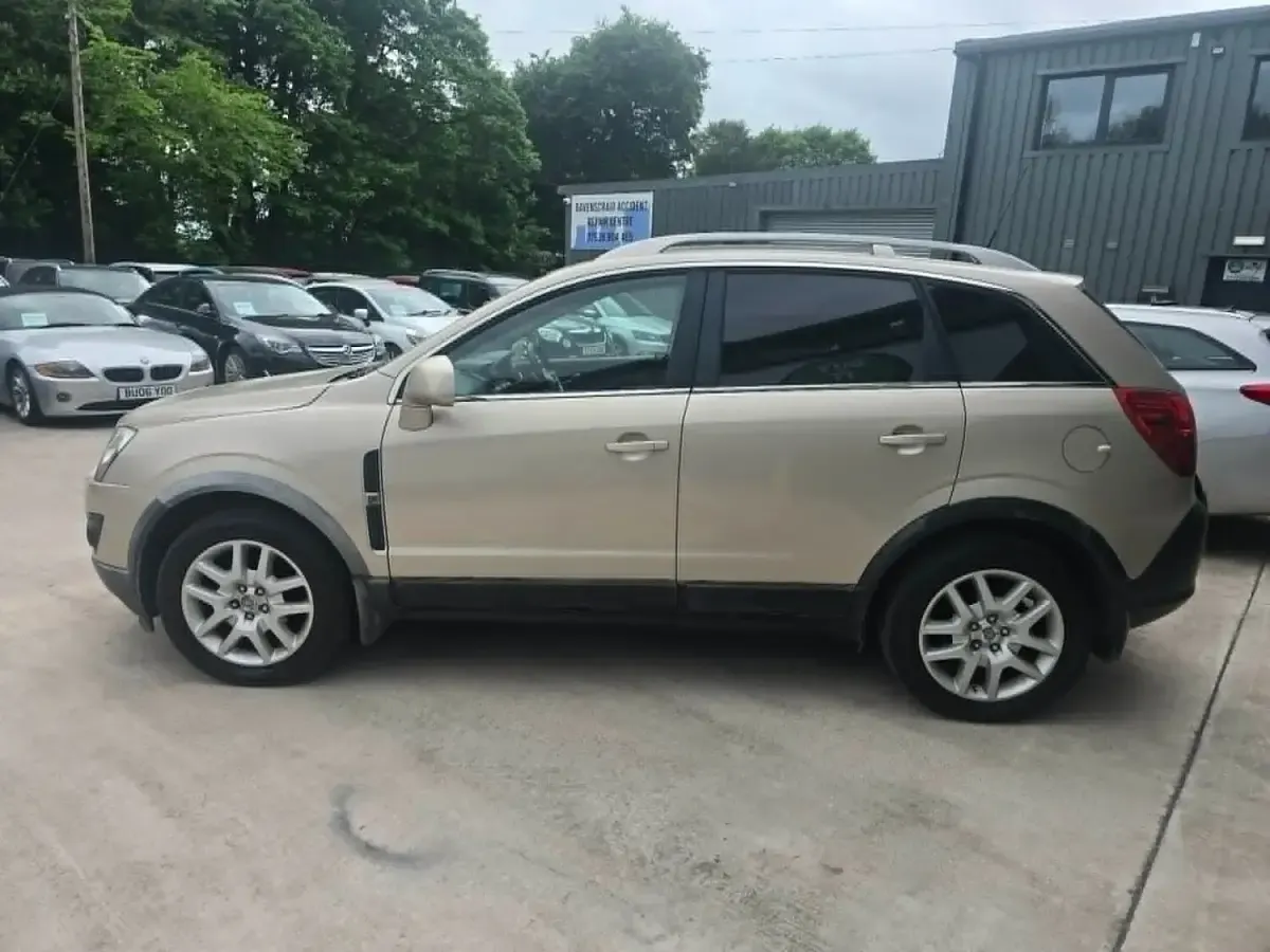 Used Vauxhall Antara 163 HP (119 kW) 2013 Yellow SUV
