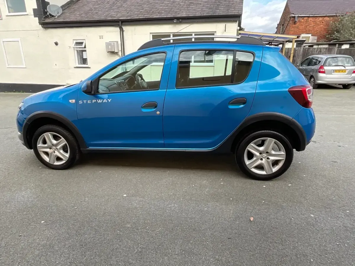 Used Dacia Sandero Ambiance 2014 Blue Hatchback