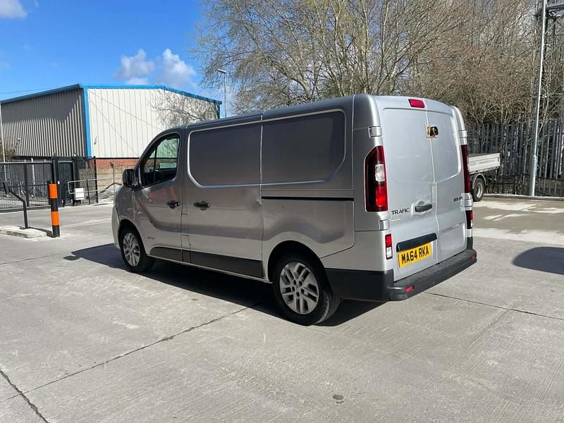 Used Renault Trafic 2014 Silver MPV