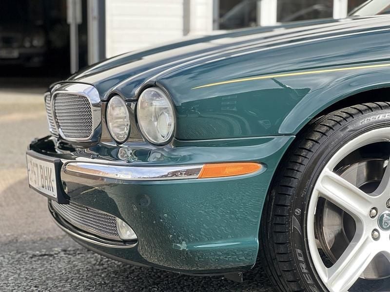 Used Jaguar XJ 400 HP (294 kW) 2007 Green Sedan