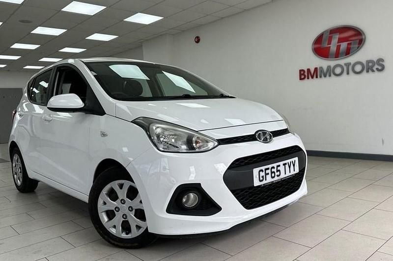 White Used 2015 Hyundai i10 SE Hatchback | £4,995 (Fair price) - Image 1/1