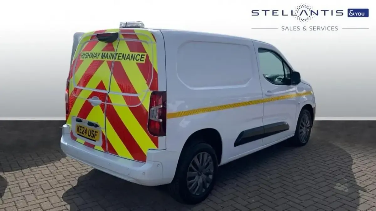Used Citroën Berlingo 101 HP (74 kW) 2024 White MPV