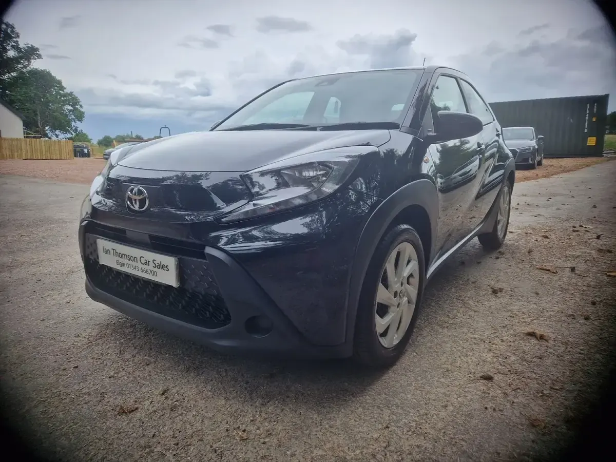Used Toyota Aygo X PURE 72 HP (52 kW) 2023 Black SUV