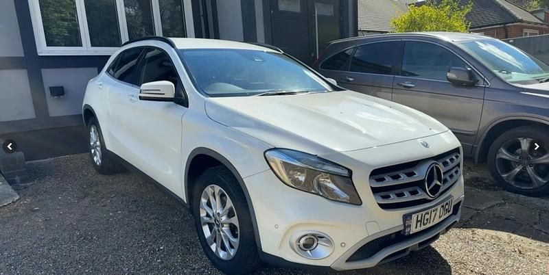 Used Mercedes GLA200 Active 156 HP (114 kW) 2017 White SUV