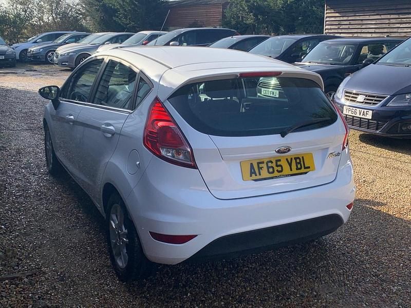 Used Ford Fiesta Zetec 2015 White Hatchback
