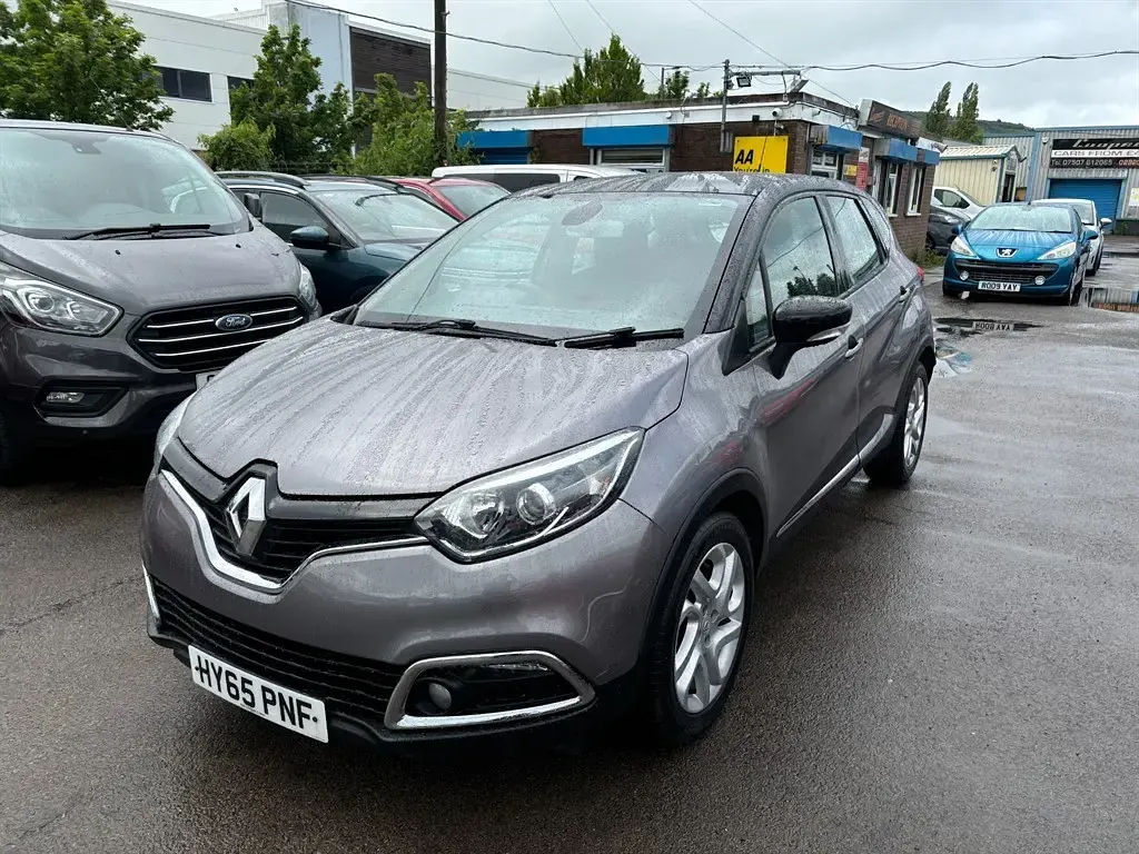 Used Renault Captur Dynamique 90 HP (66 kW) 2015 Grey/black SUV