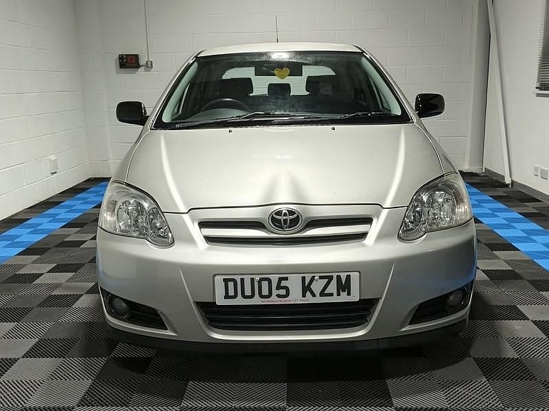 Used Toyota Corolla 2005 Silver Hatchback