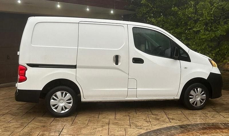 Used Nissan NV200 Acenta 2017 White MPV