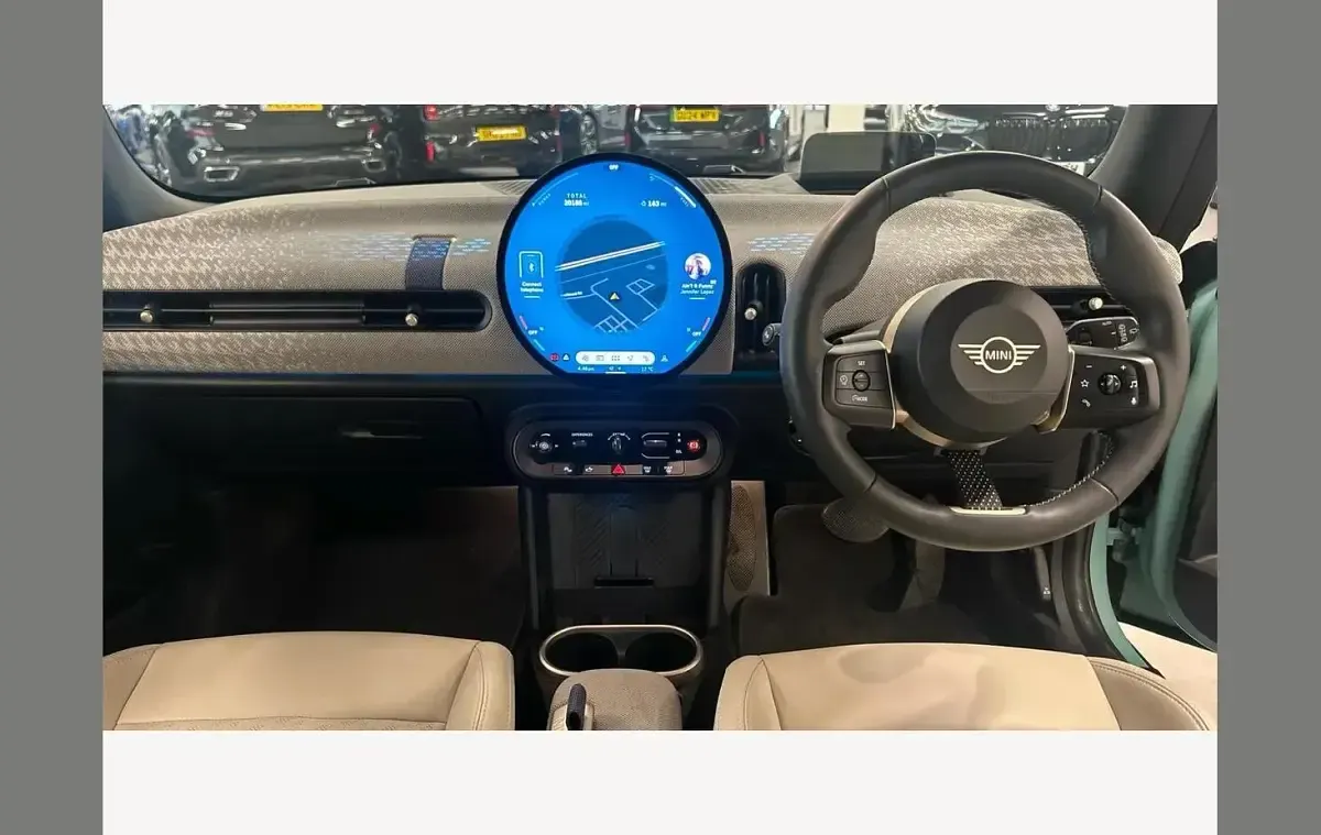 Used Mini Cooper Exclusive 200 HP (147 kW) 2024 Green Hatchback