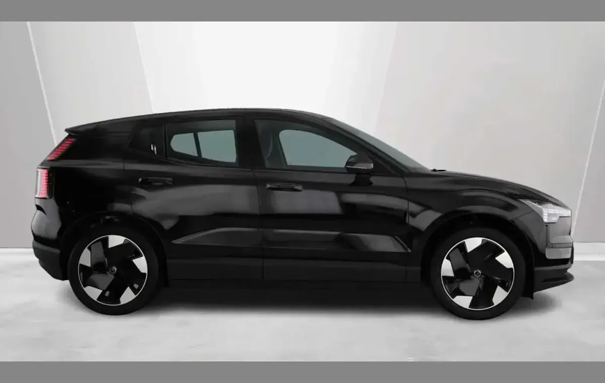 Nouă Volvo EX30 Plus 196 kW (267 CP) 2025 Negru SUV