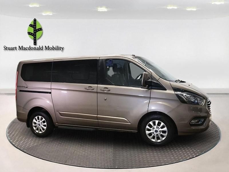 Used Ford Tourneo Titanium 130 HP (95 kW) 2019 Silver MPV