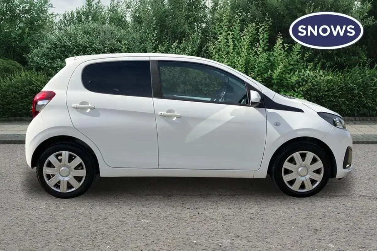 Used Peugeot 108 Active 67 HP (49 kW) 2016 White
