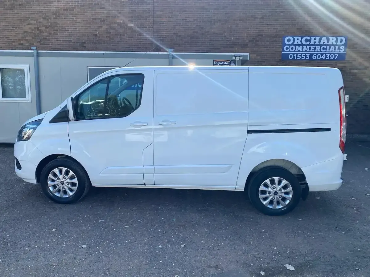 Used Ford Transit Custom Limited 2021 White