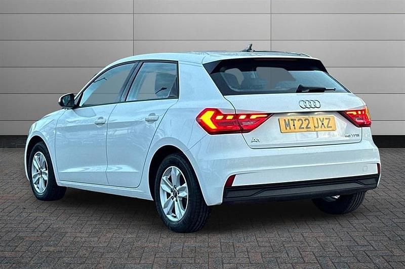 Used Audi A1 Design 95 HP (69 kW) 2022 Shell white SUV