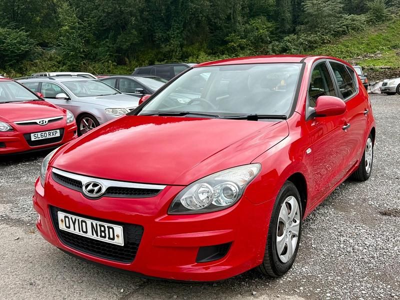 Used Hyundai i30 Classic 108 HP (79 kW) 2010 Red Hatchback