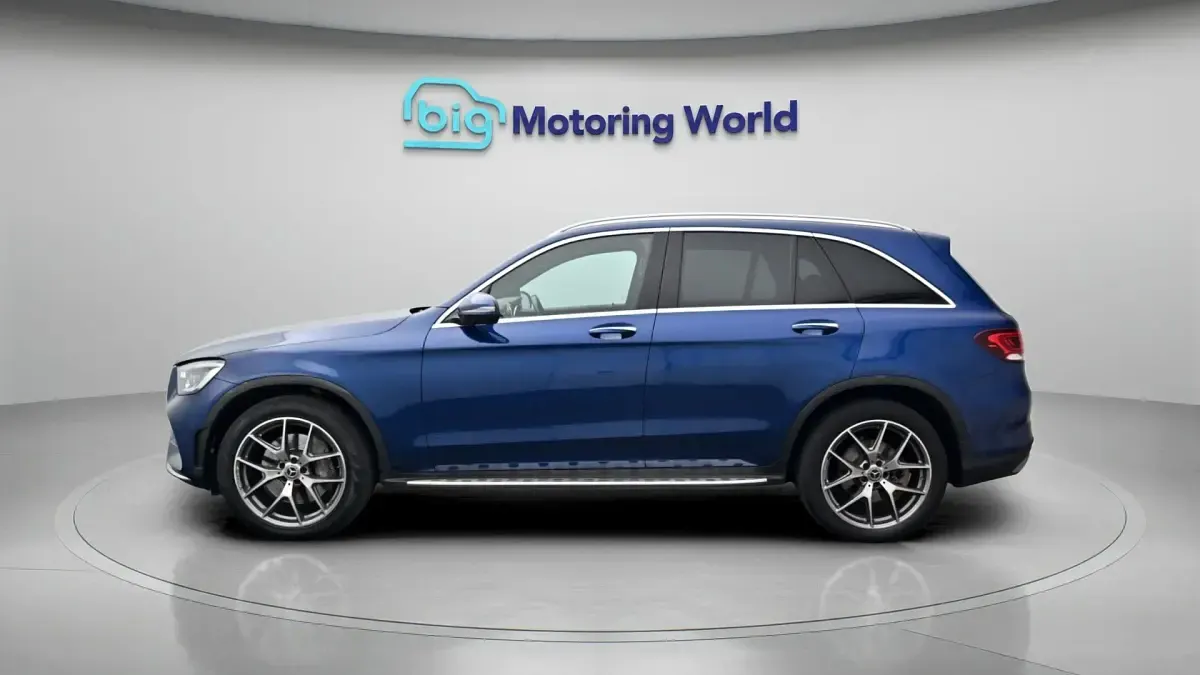 Used Mercedes GLC300 AMG line 272 HP (200 kW) 2020 Blue SUV