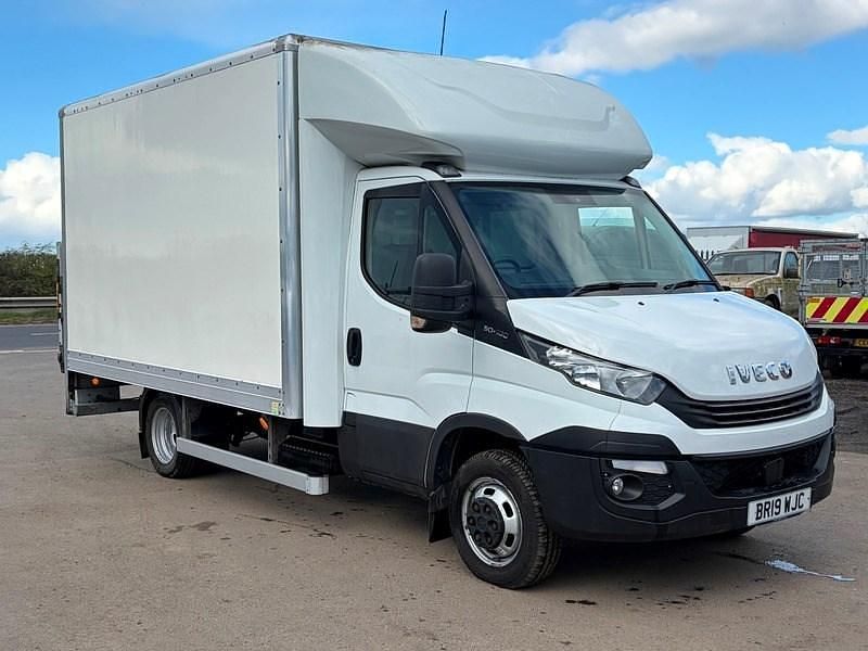 Used Iveco Daily 180 HP (132 kW) 2019 White