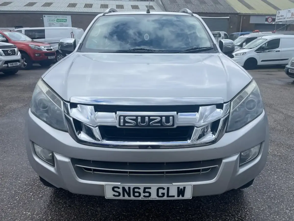 Używany Isuzu D-Max 2015 Srebrny Pickup