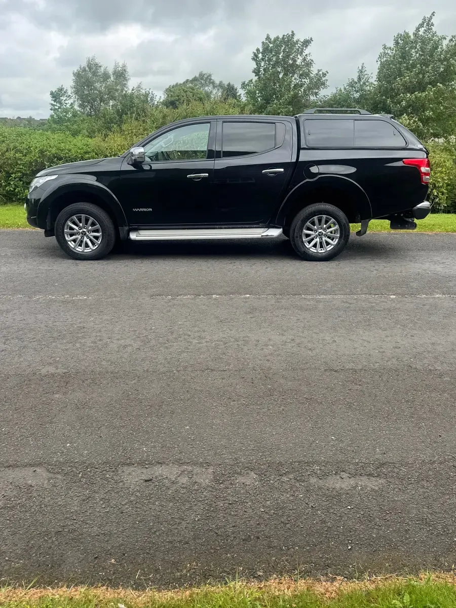 Used Mitsubishi L200 Warrior 181 HP (133 kW) 2017 Black Pickup