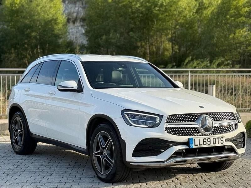 White Used 2019 Mercedes GLC220 AMG line Estate | £23,990 (Fair price) - Image 1/4