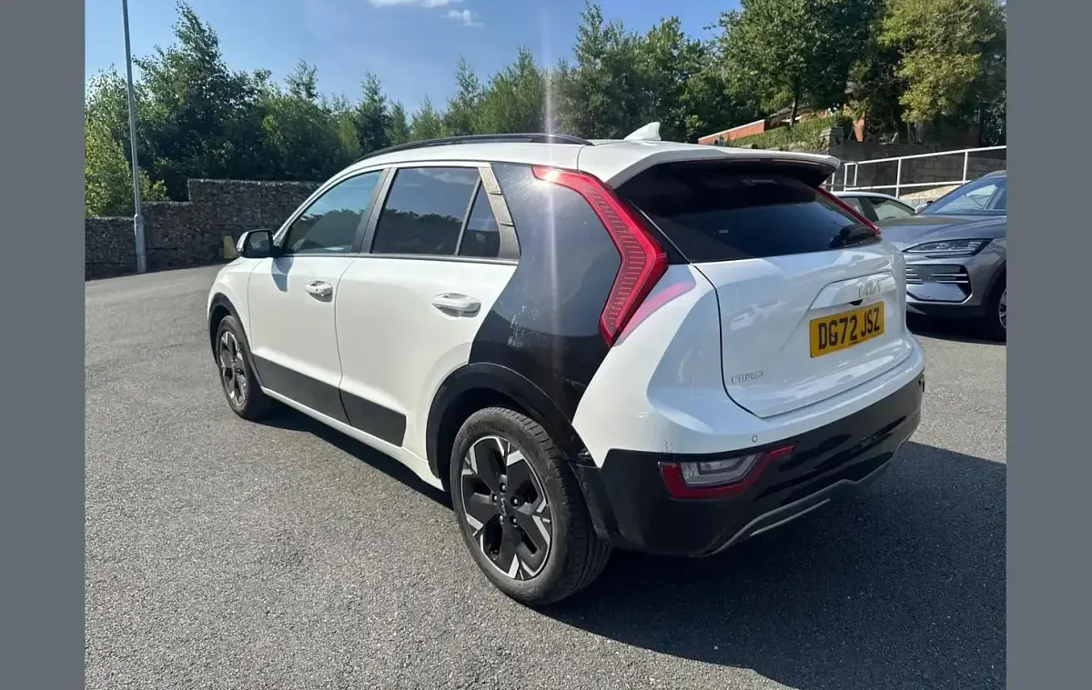 Used Kia e-Niro 147 kW (200 HP) 2022 White SUV