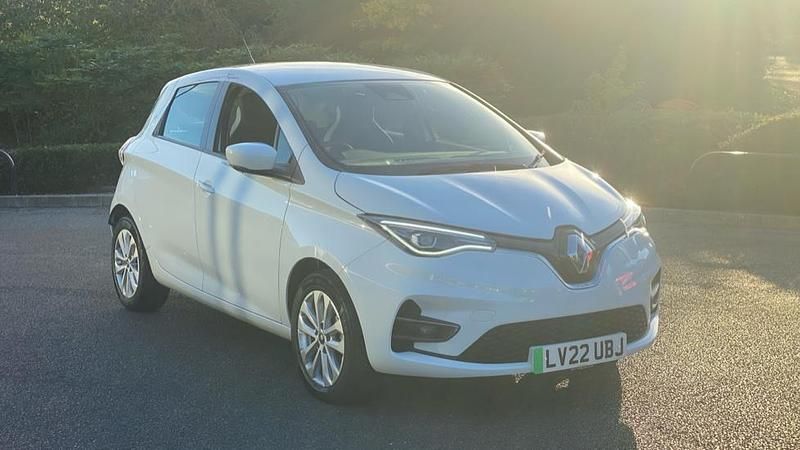 White Used 2022 Renault Zoe Iconic Hatchback | £10,190 (Fair price) - Image 1/1