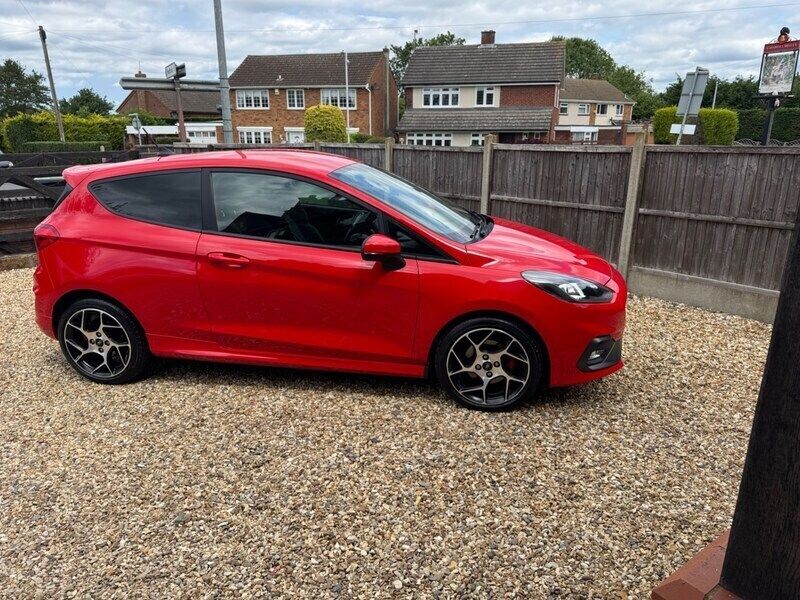 Red Used 2018 Ford Fiesta ST Hatchback | £10,500 (Fair price) - Image 1/4