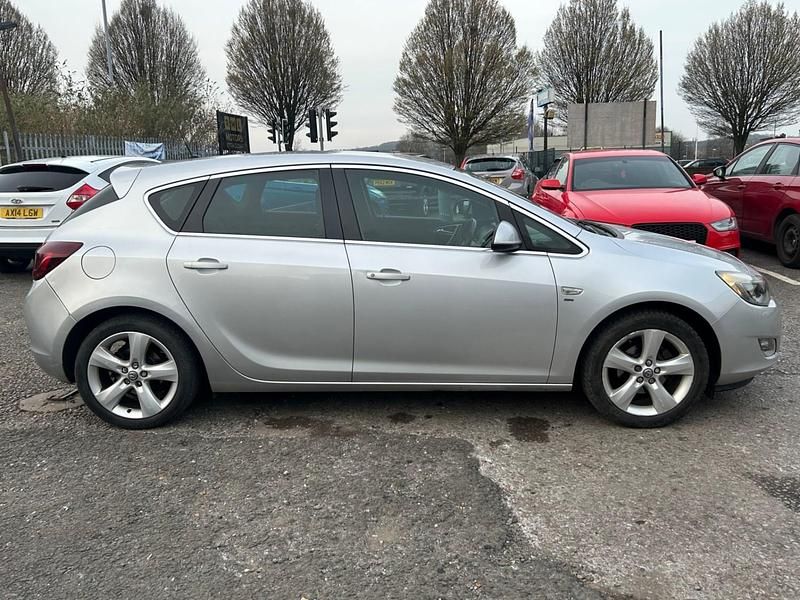 Used Vauxhall Astra SRi 2012 Silver Hatchback