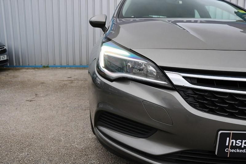 Second-hand Vauxhall Astra Design Edition 2018 Gri Break