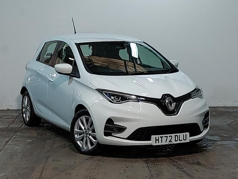 White Used 2022 Renault Rapid SE Hatchback | £12,498 (A bit pricey) - Image 1/4