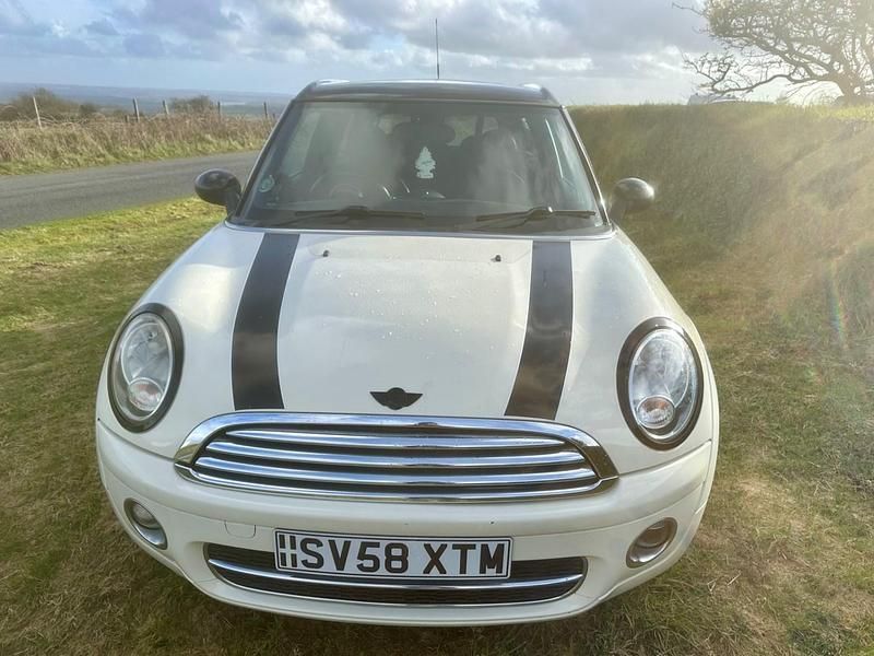 Used Mini Cooper Clubman 2008 White Estate