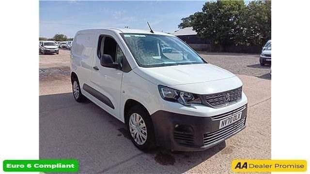 White Used 2021 Peugeot Partner MPV | £8,499 (Good price) - Image 1/4
