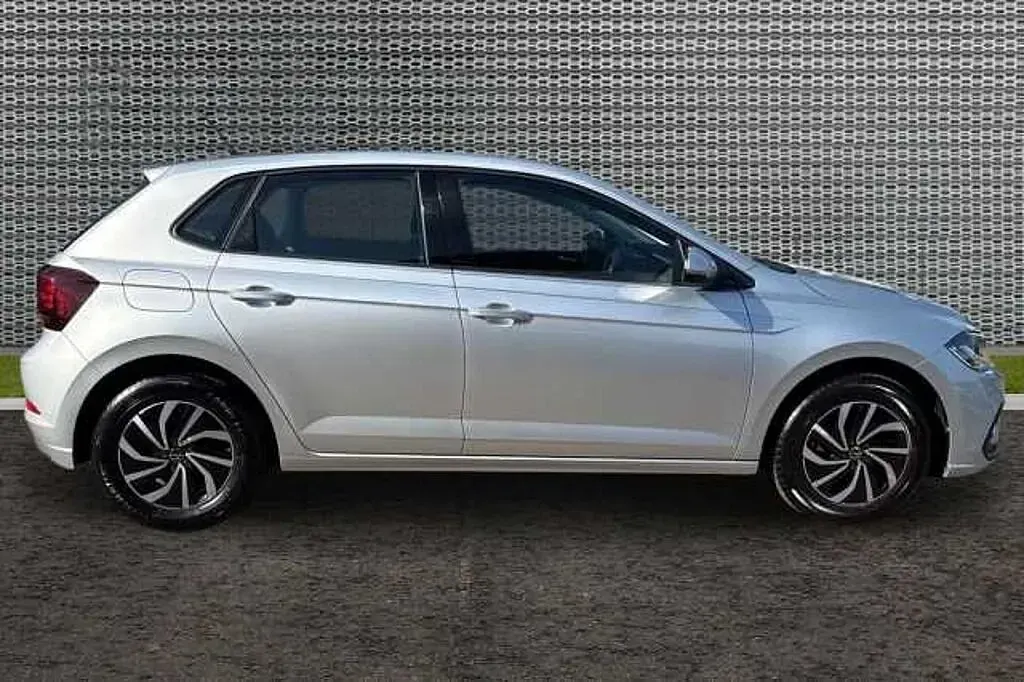 Used VW Polo 95 HP (69 kW) 2024 Hatchback