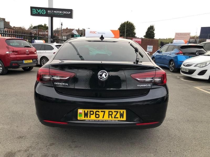 Used Vauxhall Insignia SRi 136 HP (100 kW) 2017 Black Hatchback