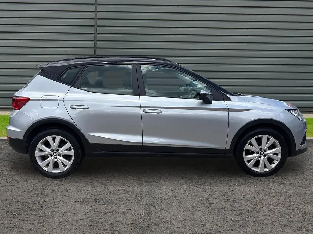 Used Seat Arona SE Technology 95 HP (69 kW) 2019 Silver SUV
