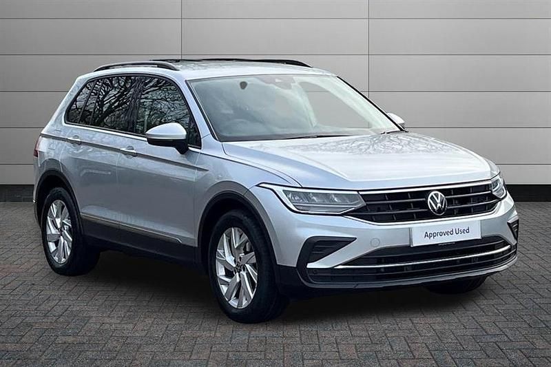 Used VW Tiguan Life 150 HP (110 kW) 2023 Silver SUV