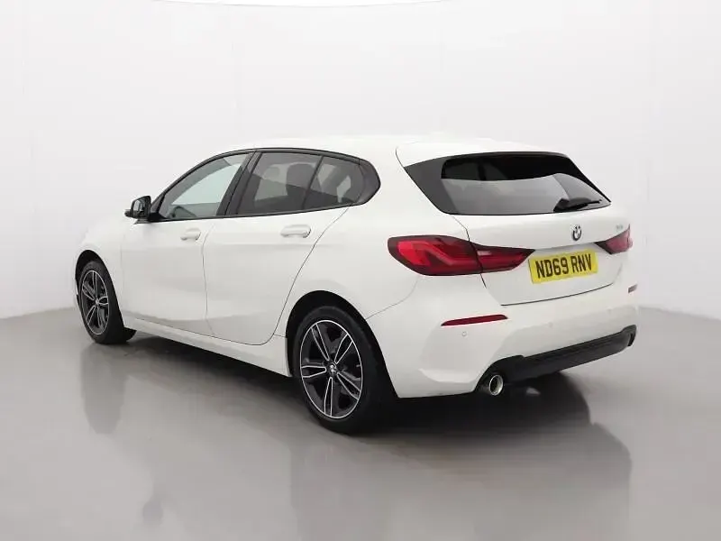 Used BMW 118 Sport Line 138 HP (101 kW) 2020 White Hatchback
