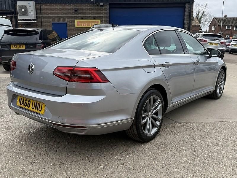 Used VW Passat GT 150 HP (110 kW) 2018 Silver Sedan
