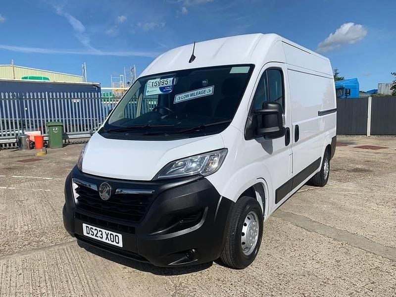White Used 2023 Vauxhall Movano Van | £14,995 (Fair price) - Image 1/4