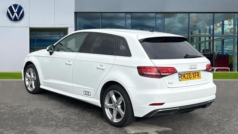 Used Audi A3 e-tron Advanced 204 HP (150 kW) 2020 White Hatchback