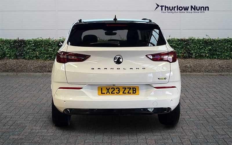 Used Vauxhall Grandland X GSe 300 HP (220 kW) 2023 White SUV