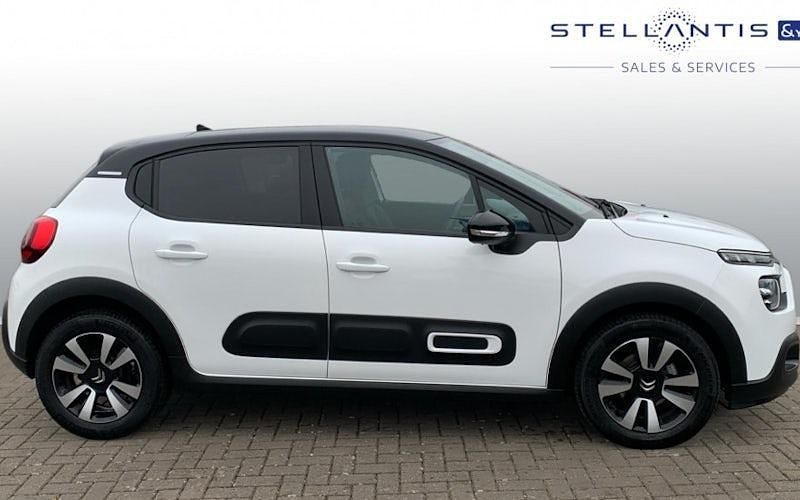 Used Citroën C3 PureTech 110 HP (80 kW) 2024 White Hatchback