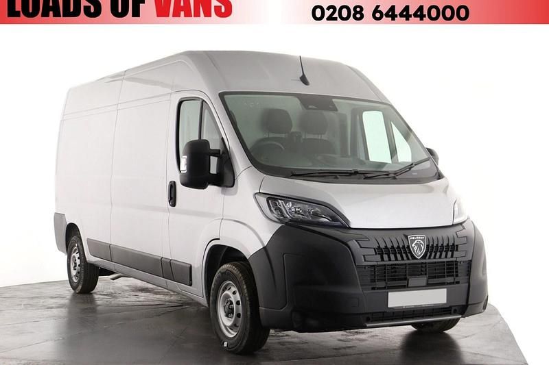 Grey New 2025 Peugeot Boxer Van | £26,990 (Fair price) - Image 1/4