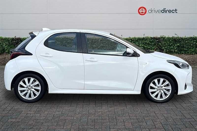 Used Toyota Yaris Hybrid 2021 White Hatchback